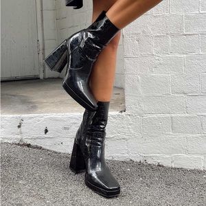 Princess Polly JAMIE CROC PLATFORM BOOTS BLACK